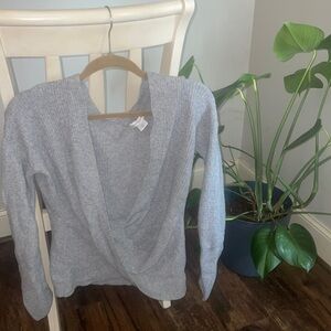 Cross cross gray sweater!
